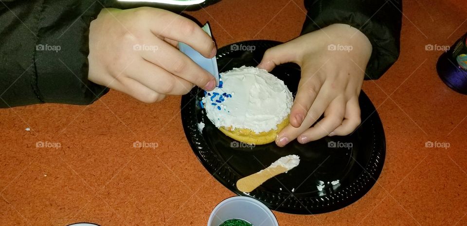 decorating cookies