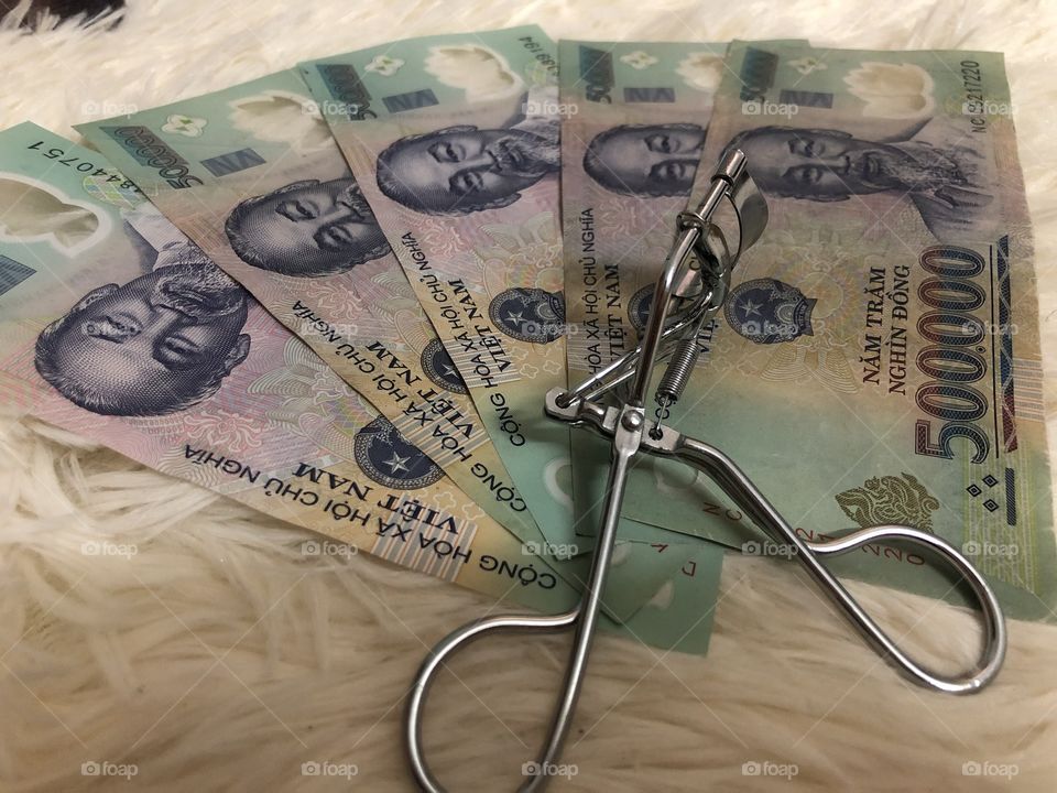 clamp lashes and money