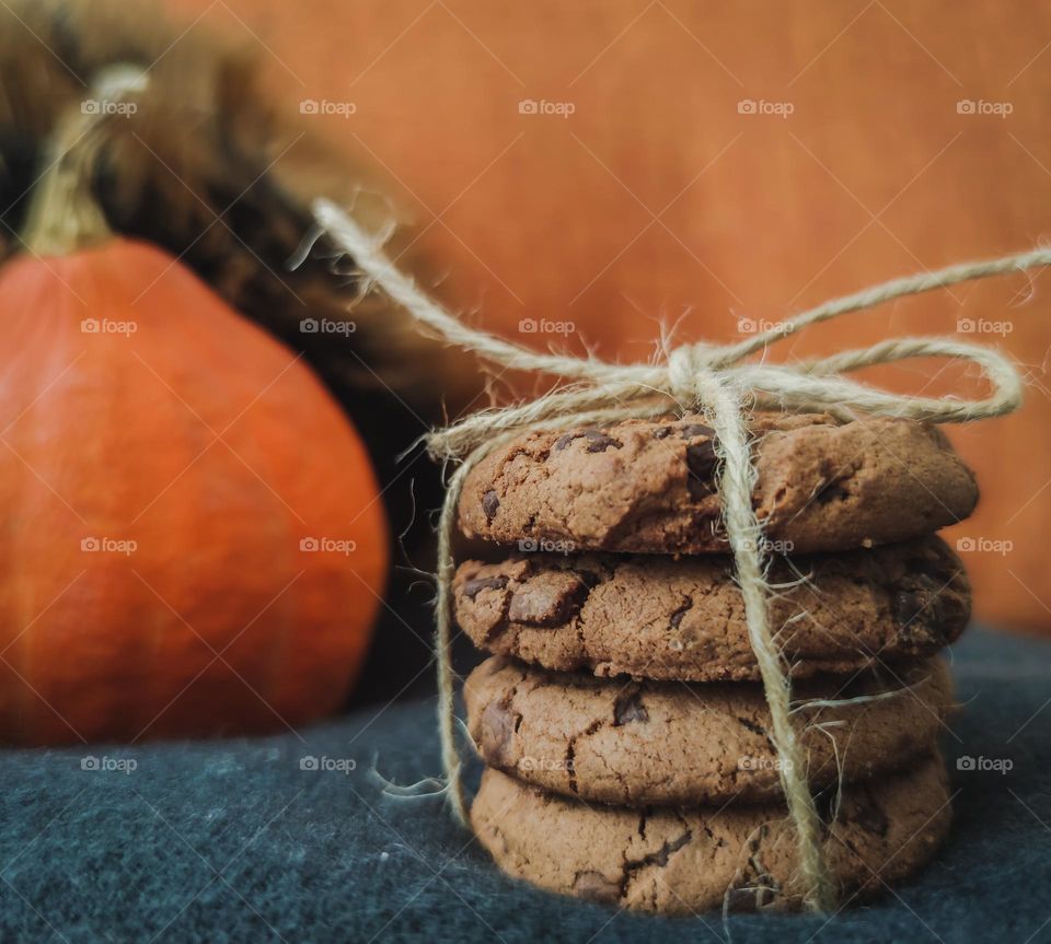 Autumn setting with cookies