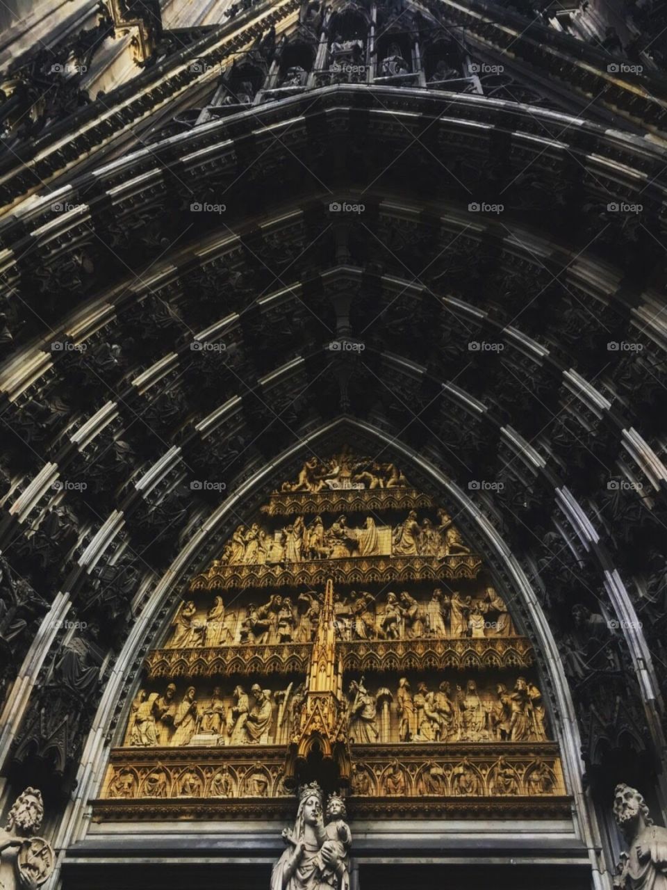 Tutankhamen's tomb or... again, Germany? This dome's entry is just majestic, all the details are just simply crazy!