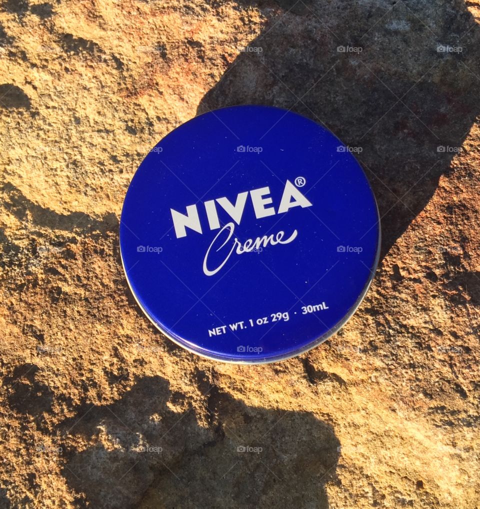 Nivea Stone