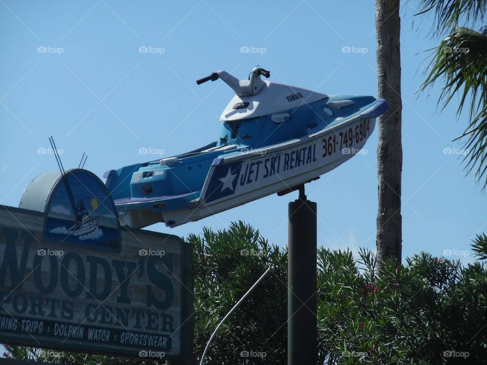 water jet ski. This is a vacation photo 📷 that I took while visiting the Gulf of Mexico. 👣 🚶 🏃 🔥 💨