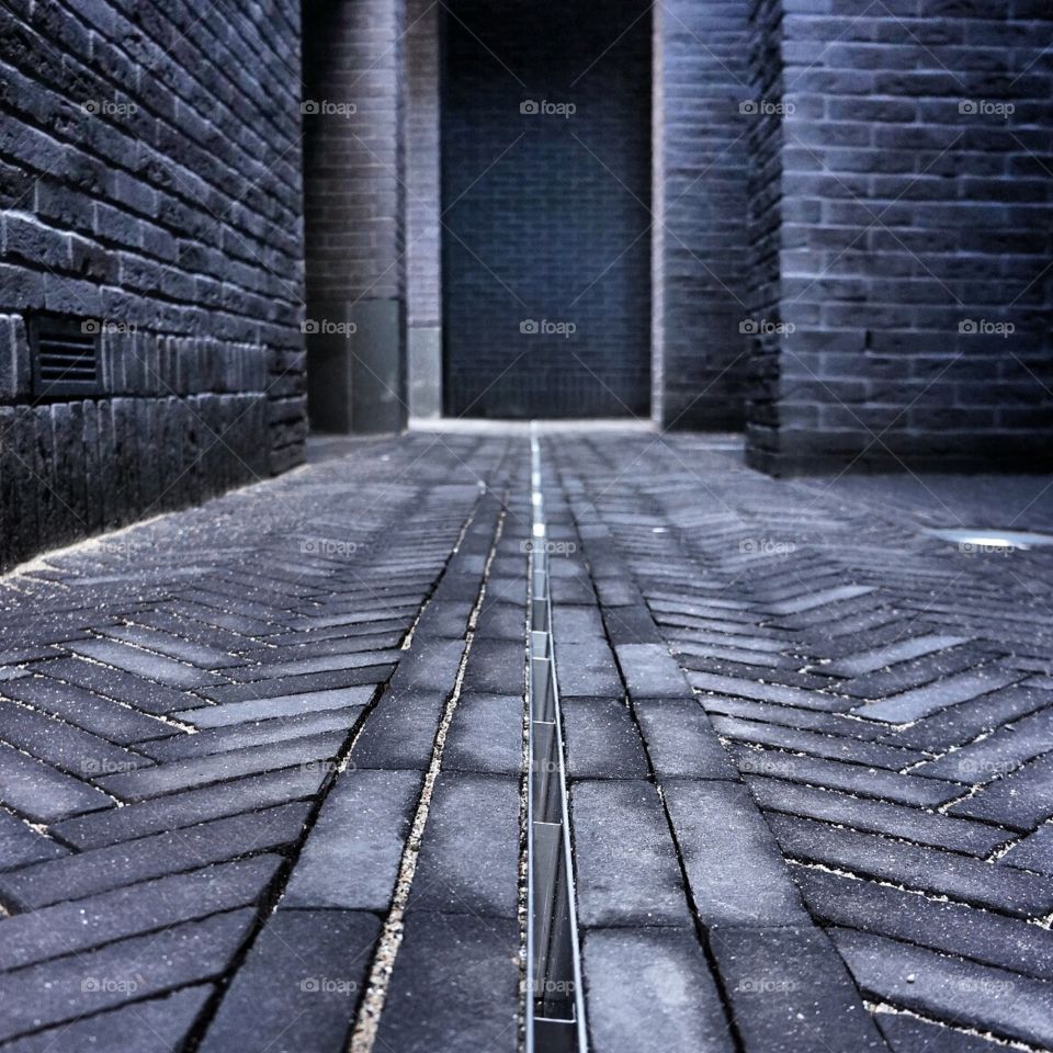 gdansk theatre tunnel