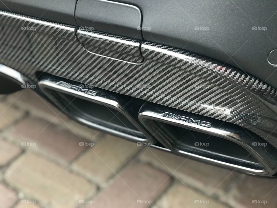 this is an ///AMG exhaust with carbon fiber