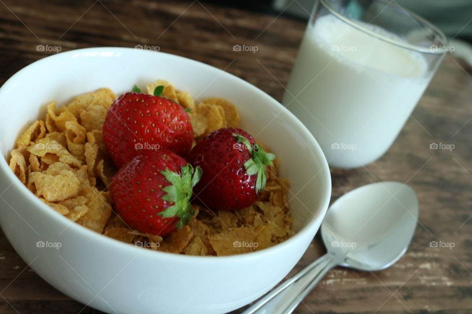 Cereal Strawberry Breakfast