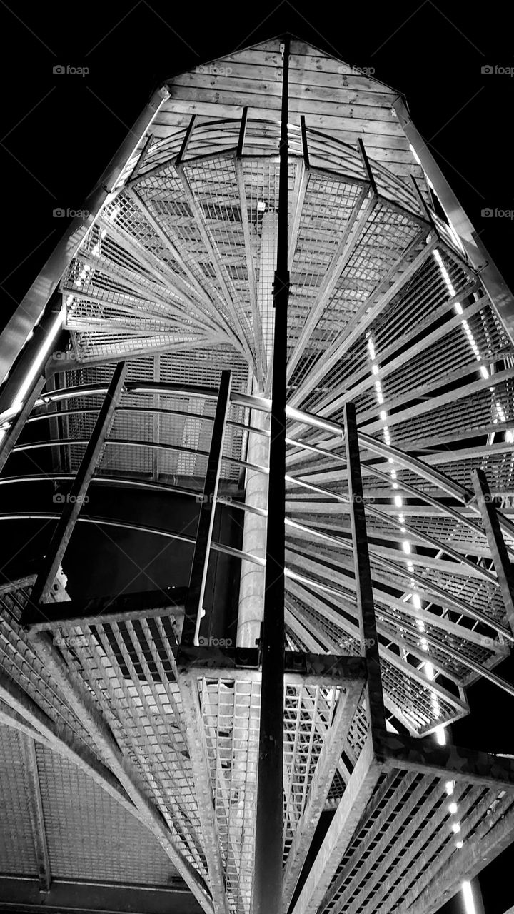 Metal spiral staircase◼️🪜◻️