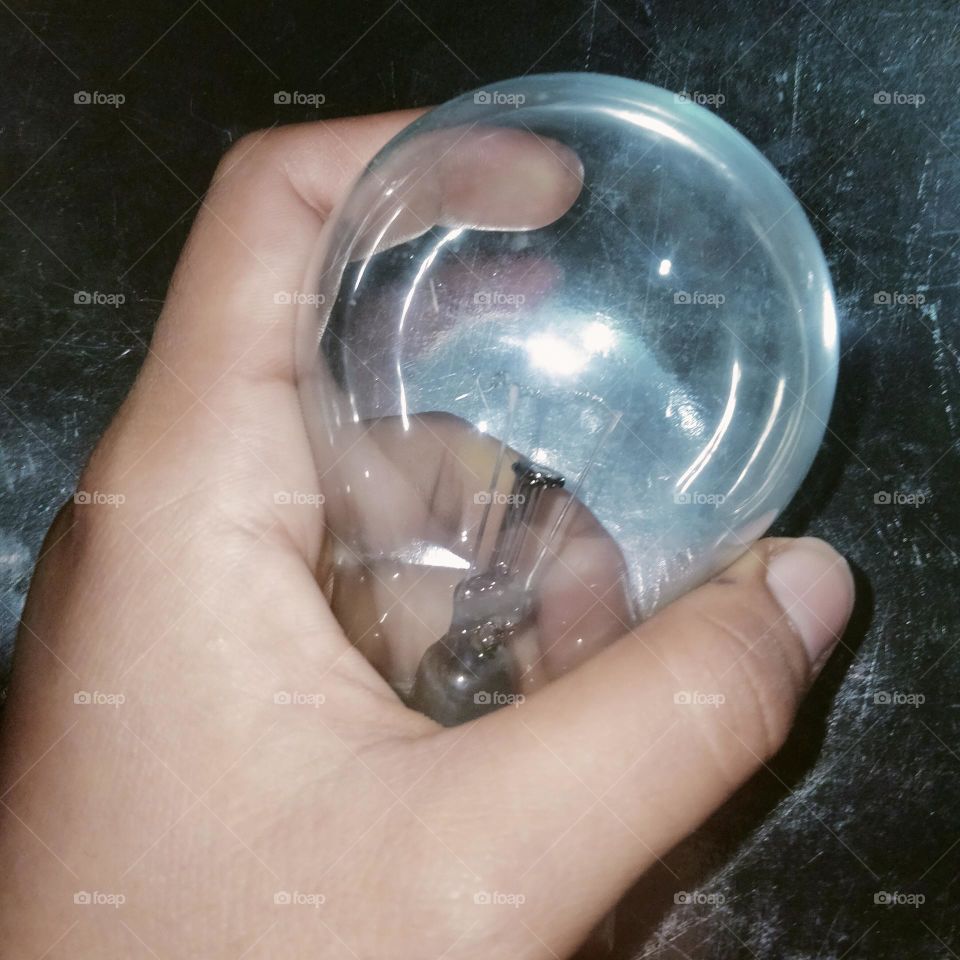 Bulb 💡 A CIRCULAR THING