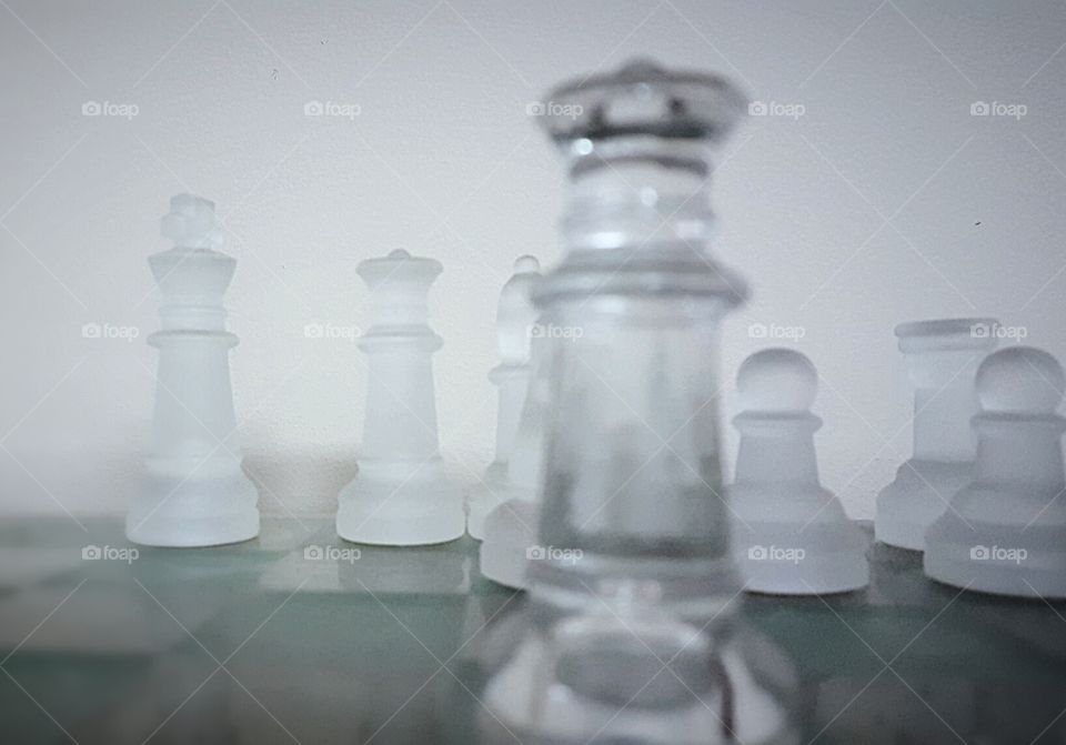 Queen in chess going into battle