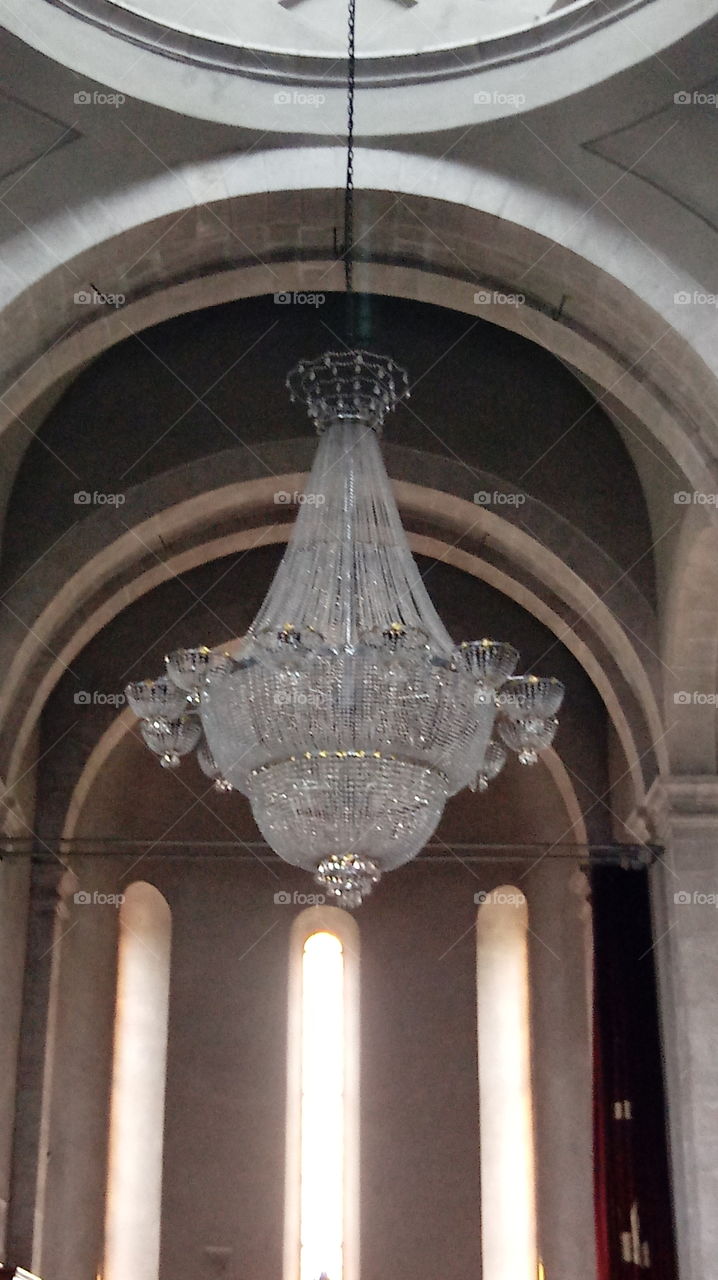 arch w/chandelier