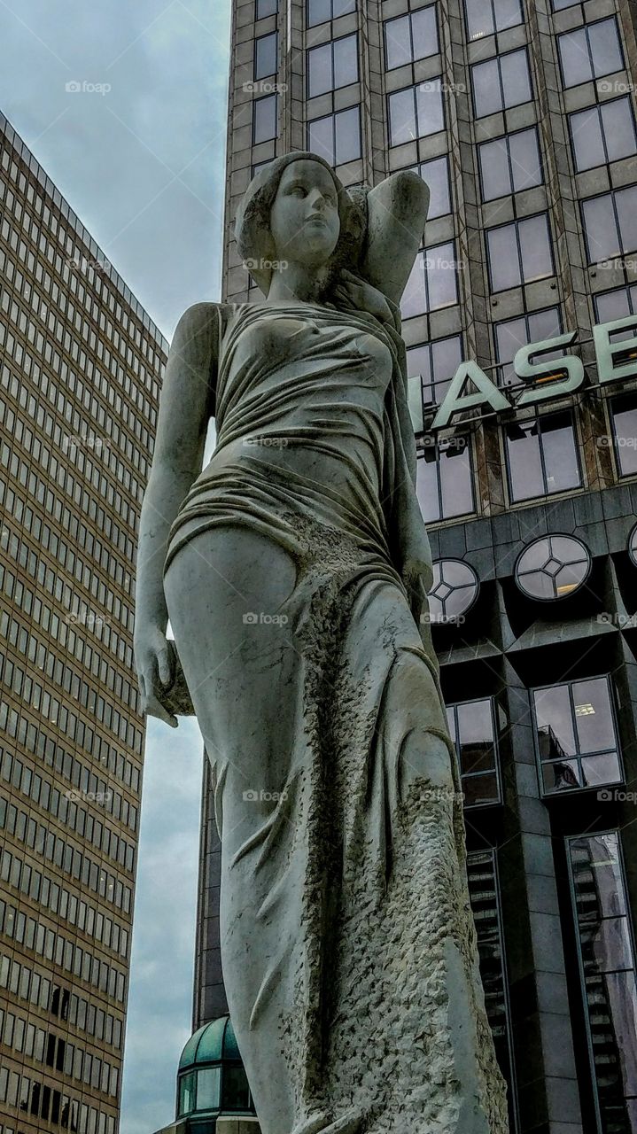 sculpture and Chase bank