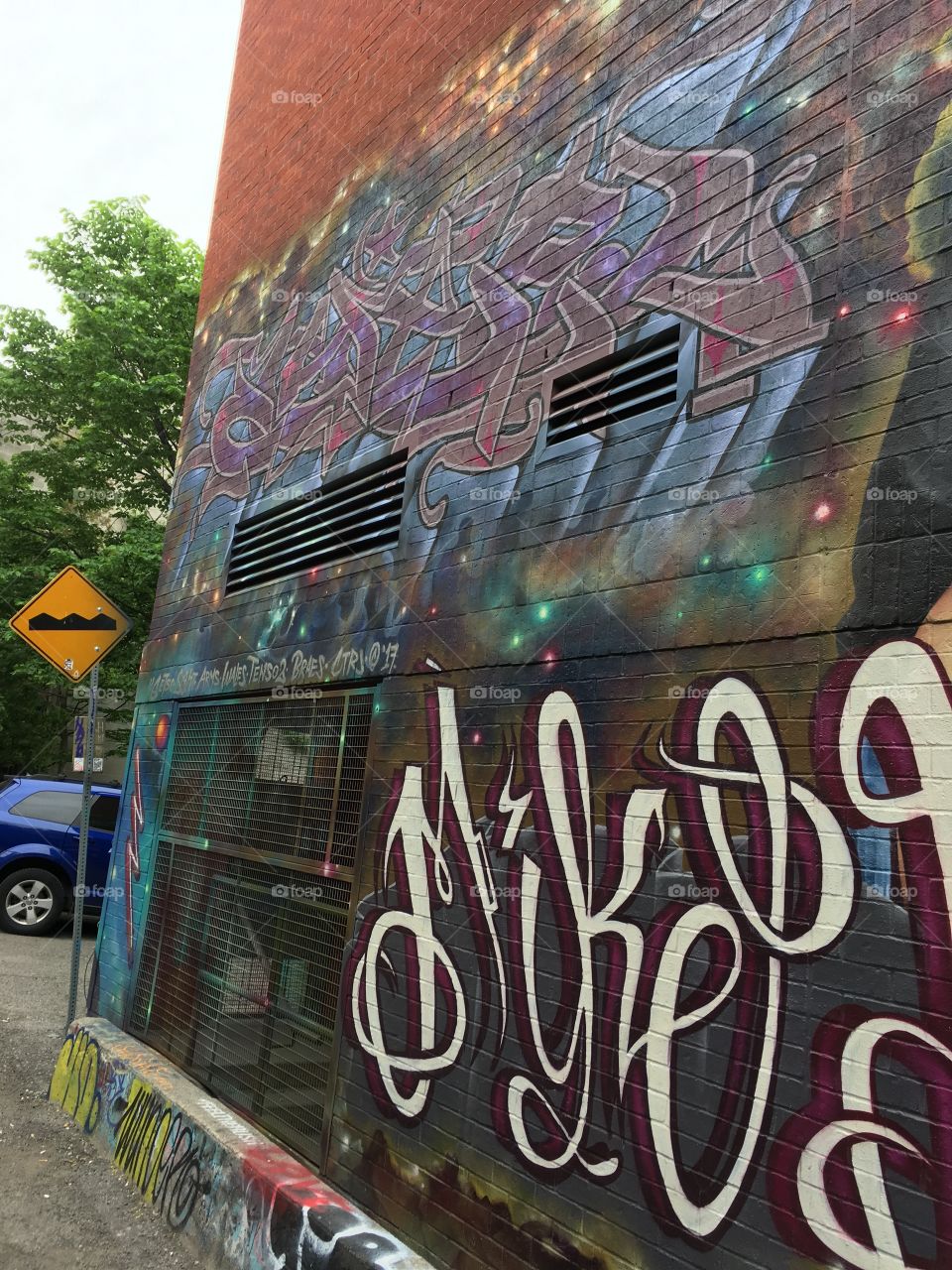Graffiti alley 