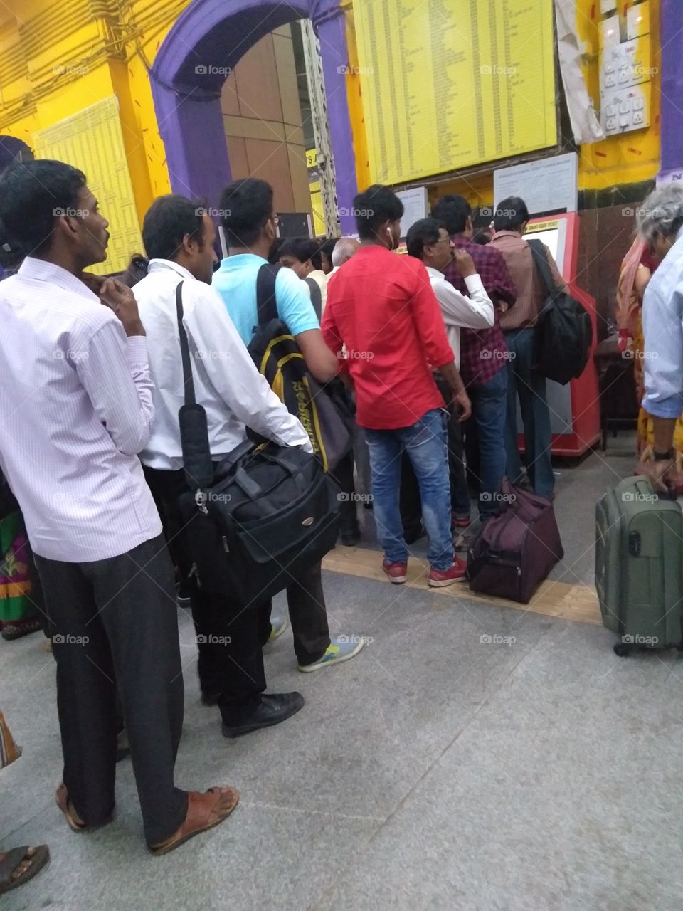 Ticket vending machine at Howrah Station is over crowded