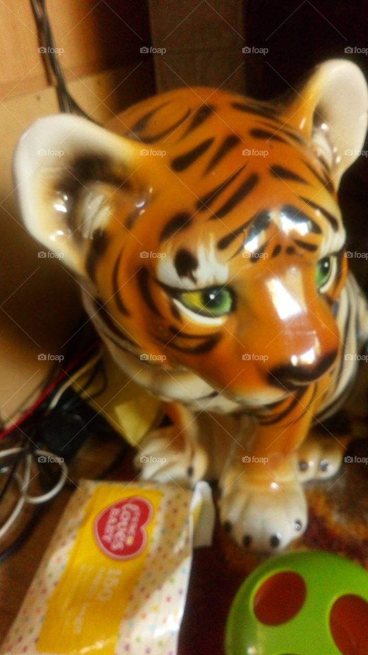 Porcelain tiger