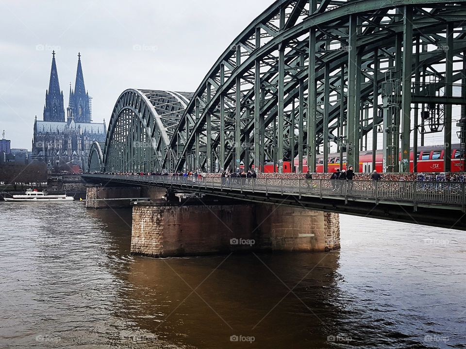 Kölner Brücke Liebesschlösser