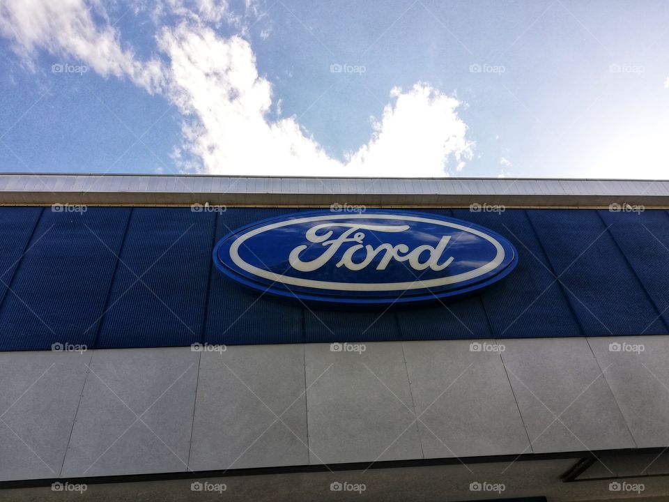 Ford car dealership