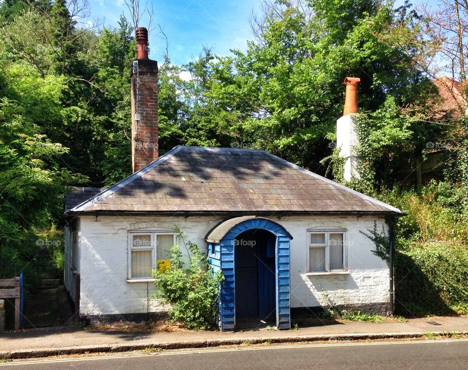 Tiny white cottage!