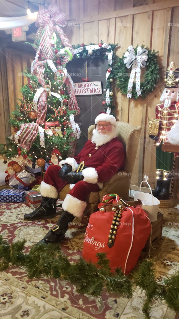 Great Santa at Cedar Hill Farm in Love, Ms.! He was great!!