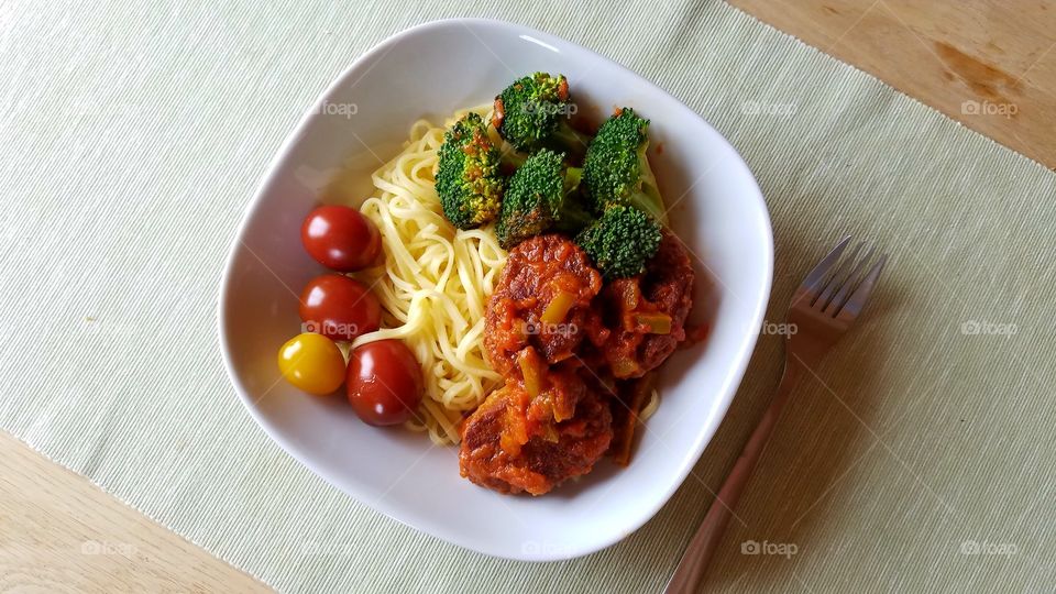 Spaghetti with meatballs