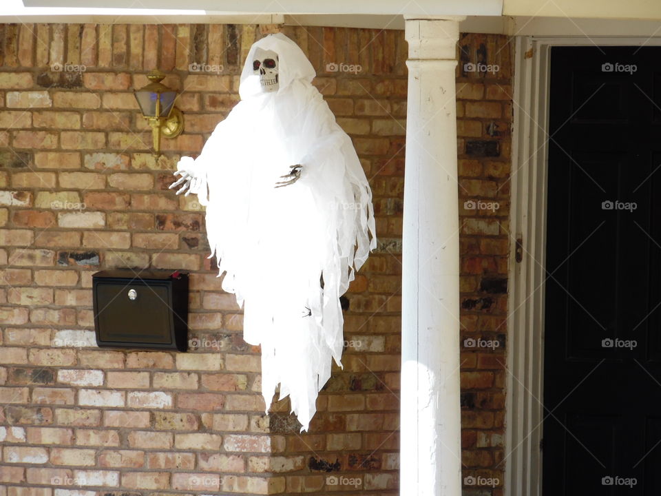 unwanted guests. This is a picture of a ghost 👻. 👣 🚶 🏃 🔥 💨