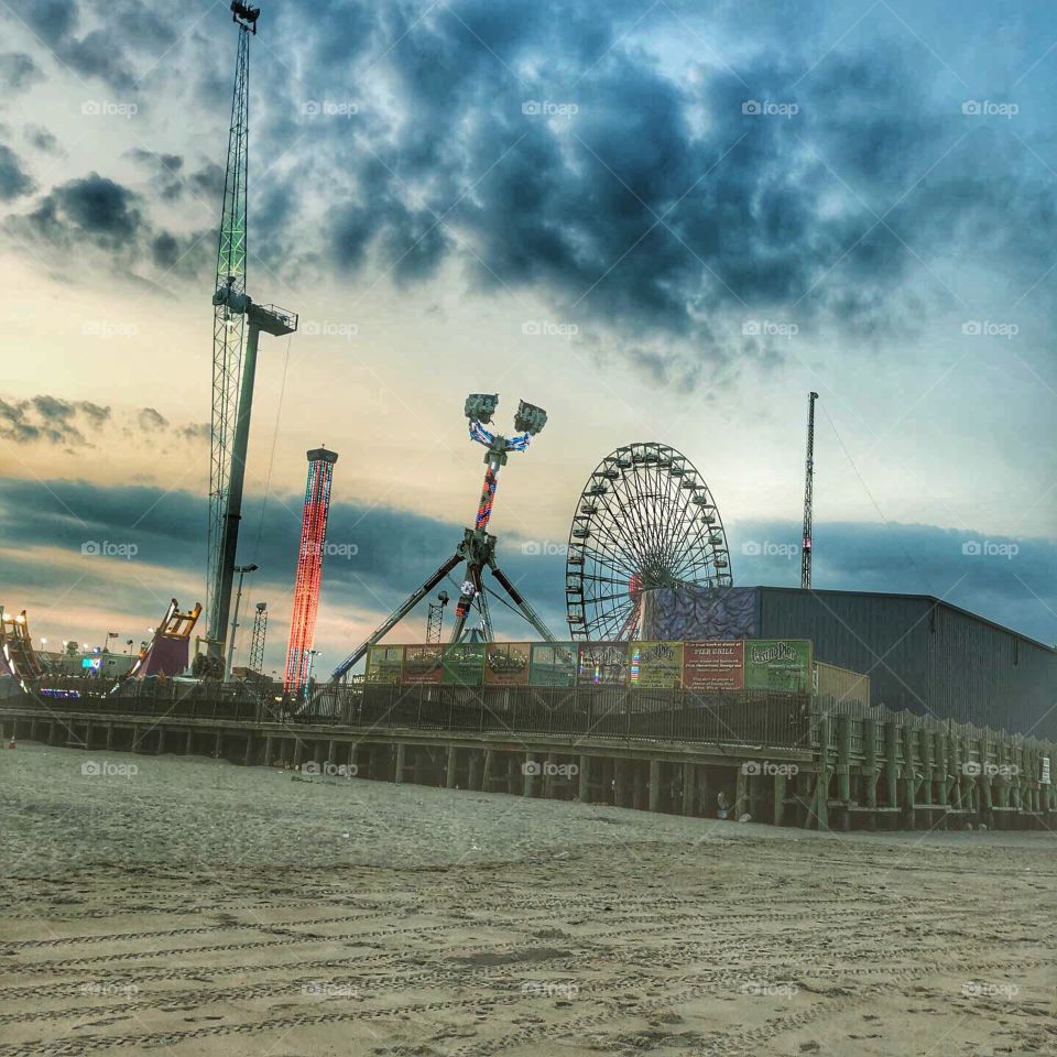 Amusement rides boardwalk 