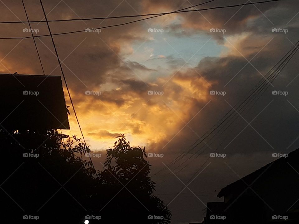 golden clouds a sign of the approaching dawn