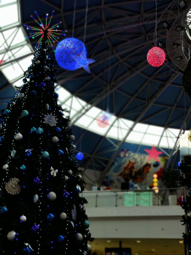 Christmas decoration of the mall