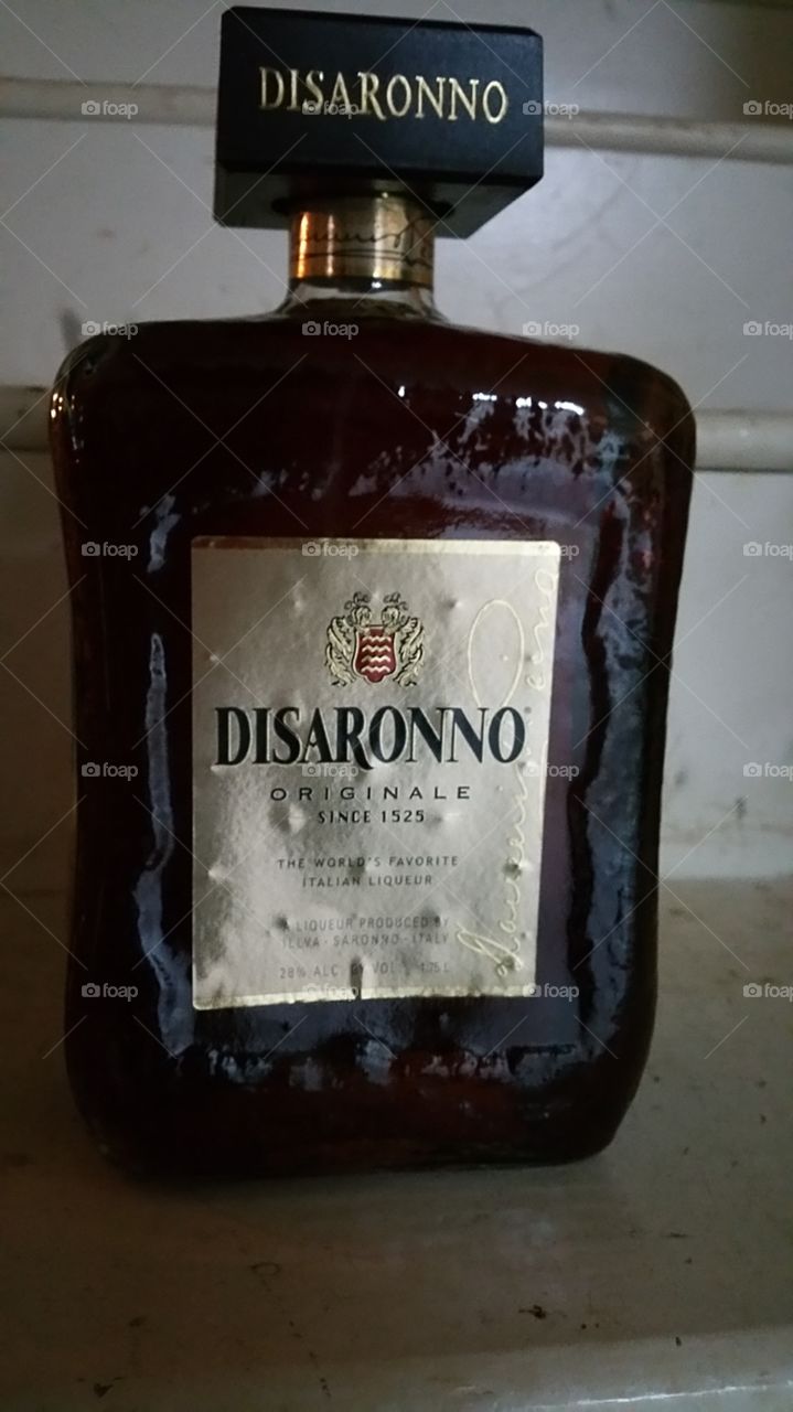 disaronno. disaronno alcohol