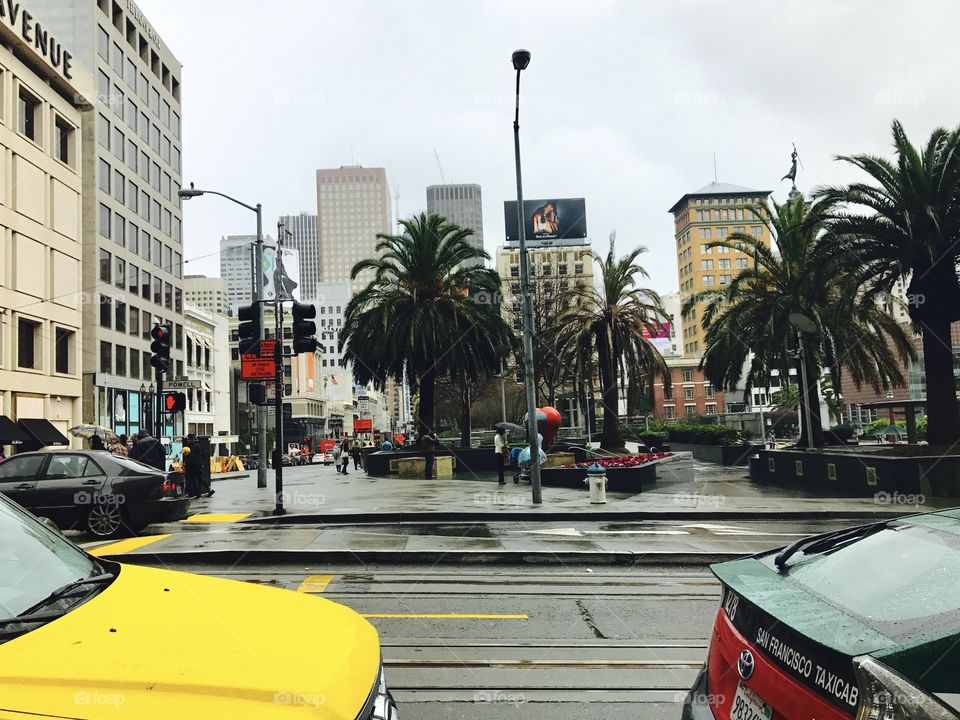 Rainy day in San Francisco's Union Square 