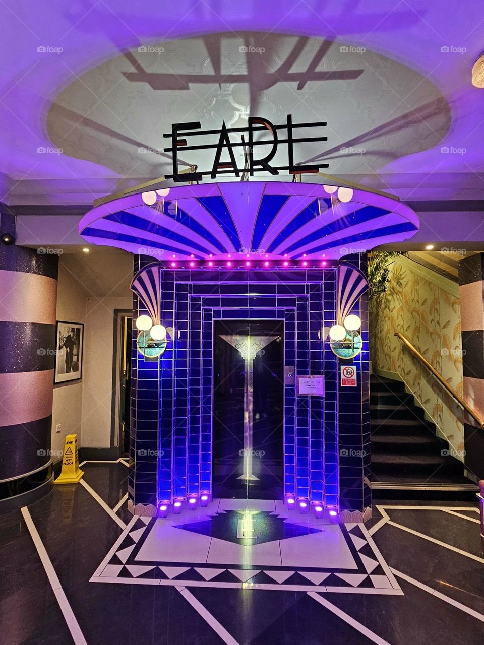 elevator of the Earl of Doncaster hotel