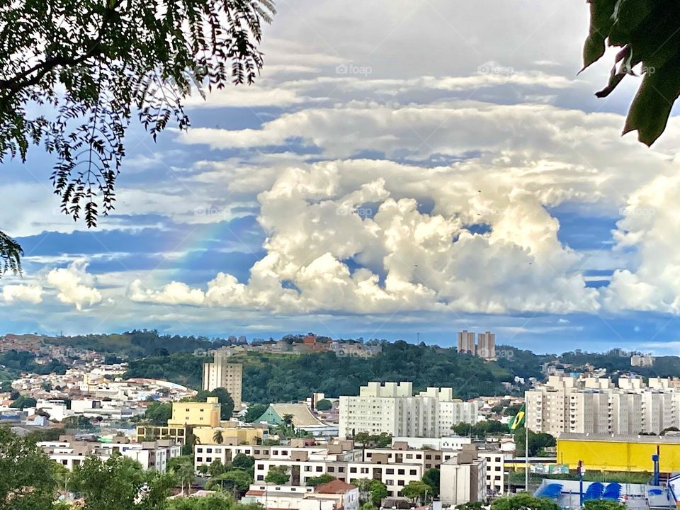 Jundiaí e a sua tarde tão bonita!
Agora, 17h, aqui na Terra da Uva. Olhe só a vista do alto da Esplanada Monte Castelo, que beleza: