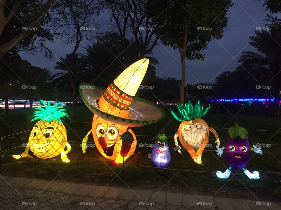 Dubai Garden Glow - Fluorescent structures