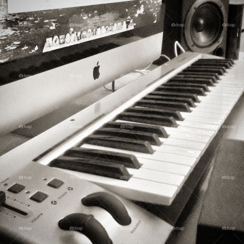 Studuo. Catch my cords