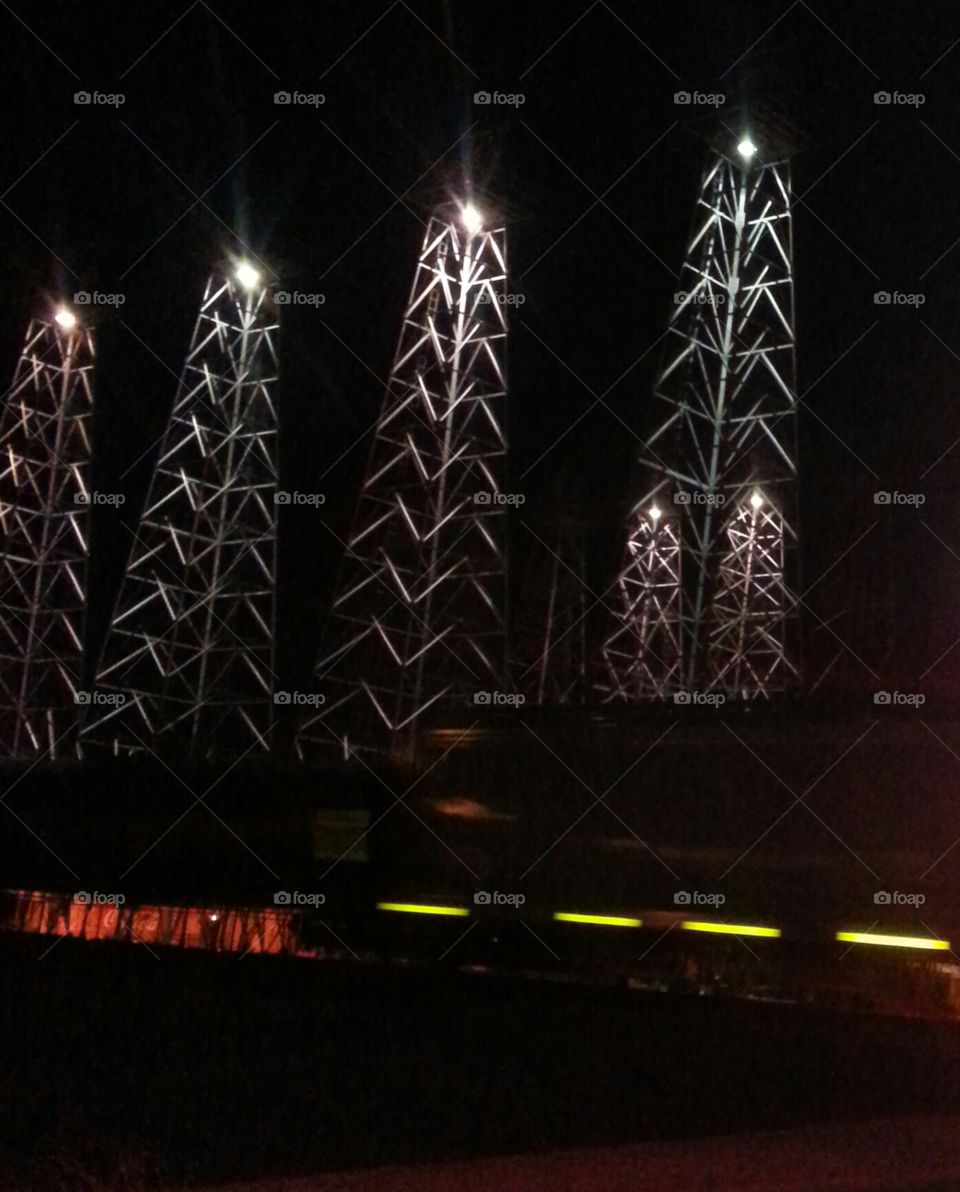 oil deriks at night