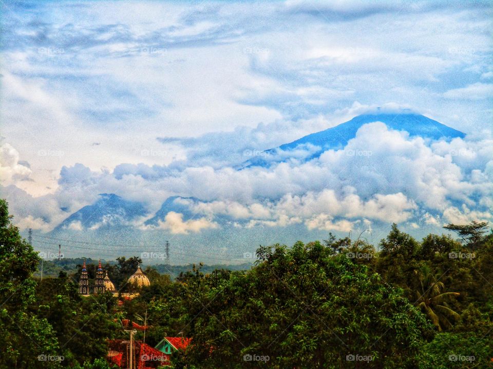 The scenery of the countryside above the height looks beautiful naturally