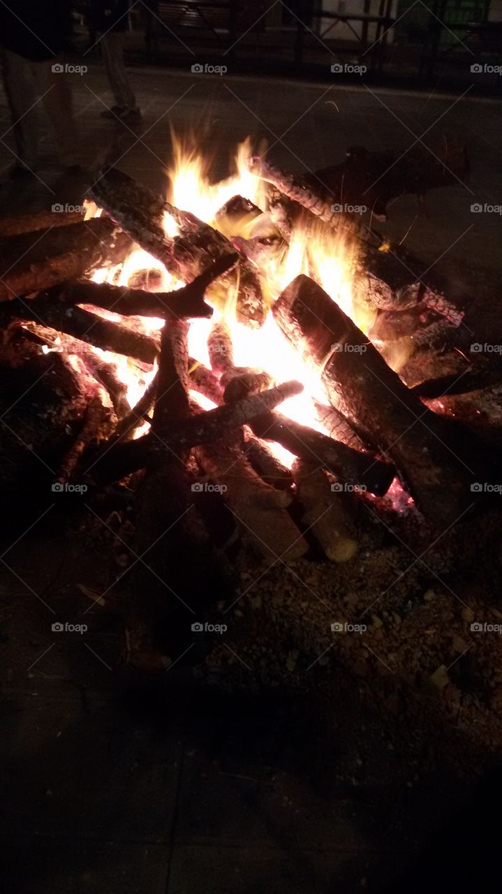 look At The picture. look Closely At The picture and you 'll discover something. Just after shooting i realized.  The photo was not retouched