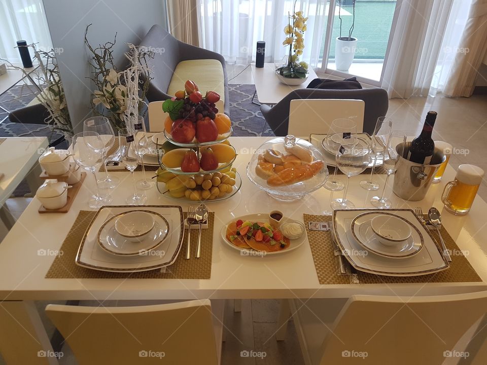 Tableware, Table, Dining, Indoors, Knife