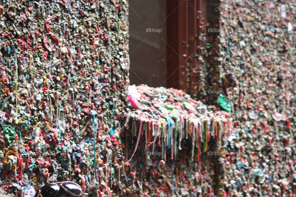 Gum wall