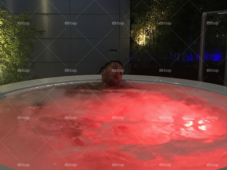 red in jacuzzi 
