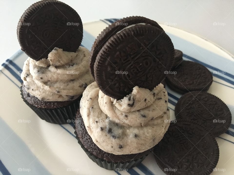 Oreo Cupcakes with Oreo Buttercream Icing