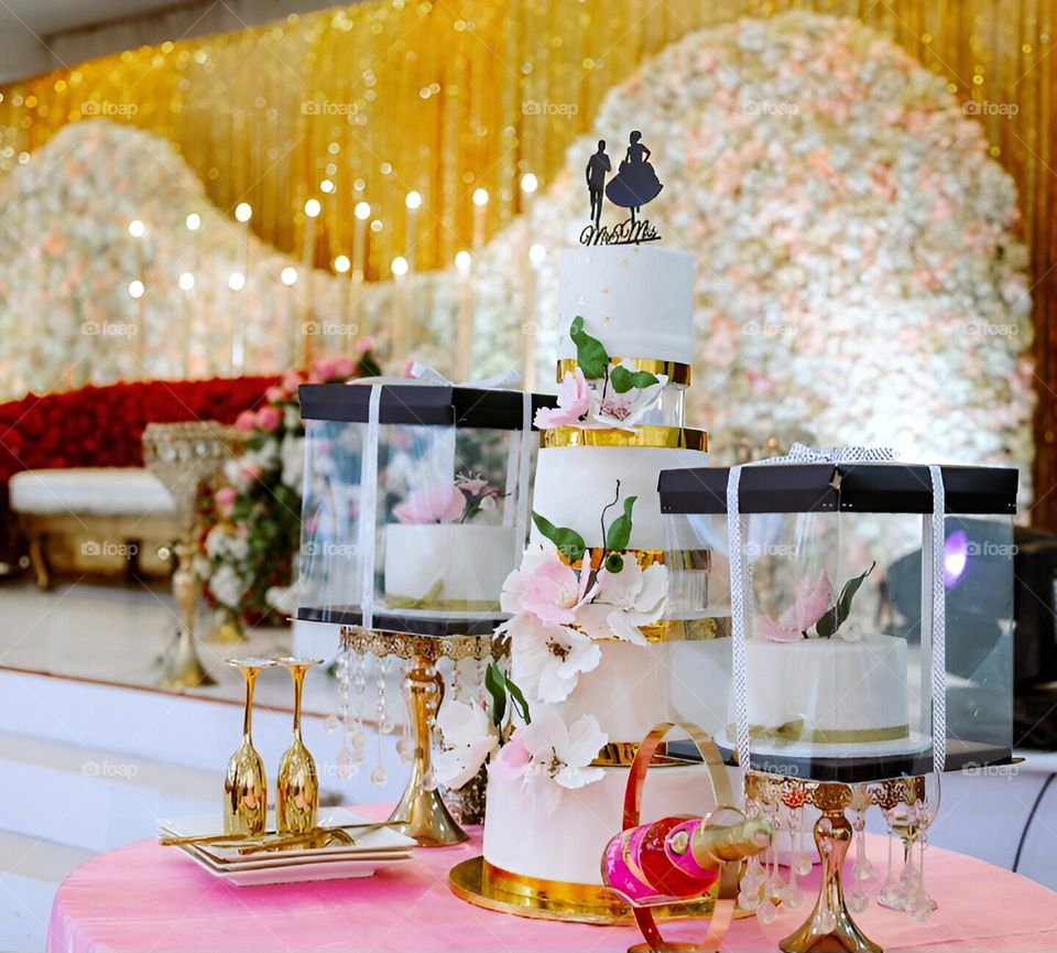 light moment for wedding