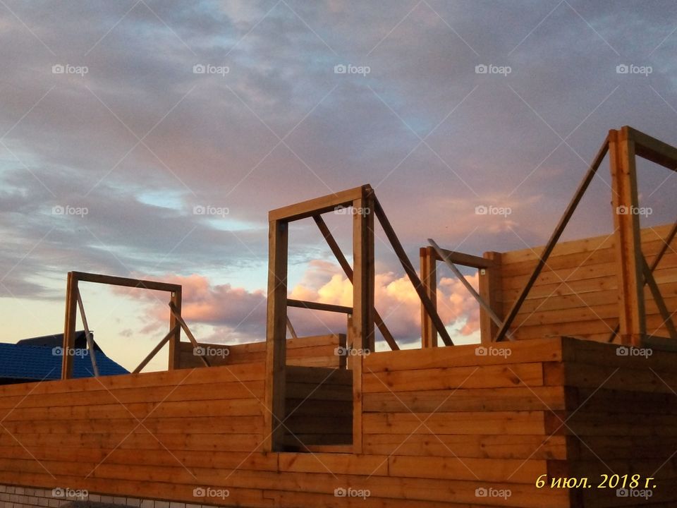 деревянные.деревня.дом.новостройки.закат.небо.