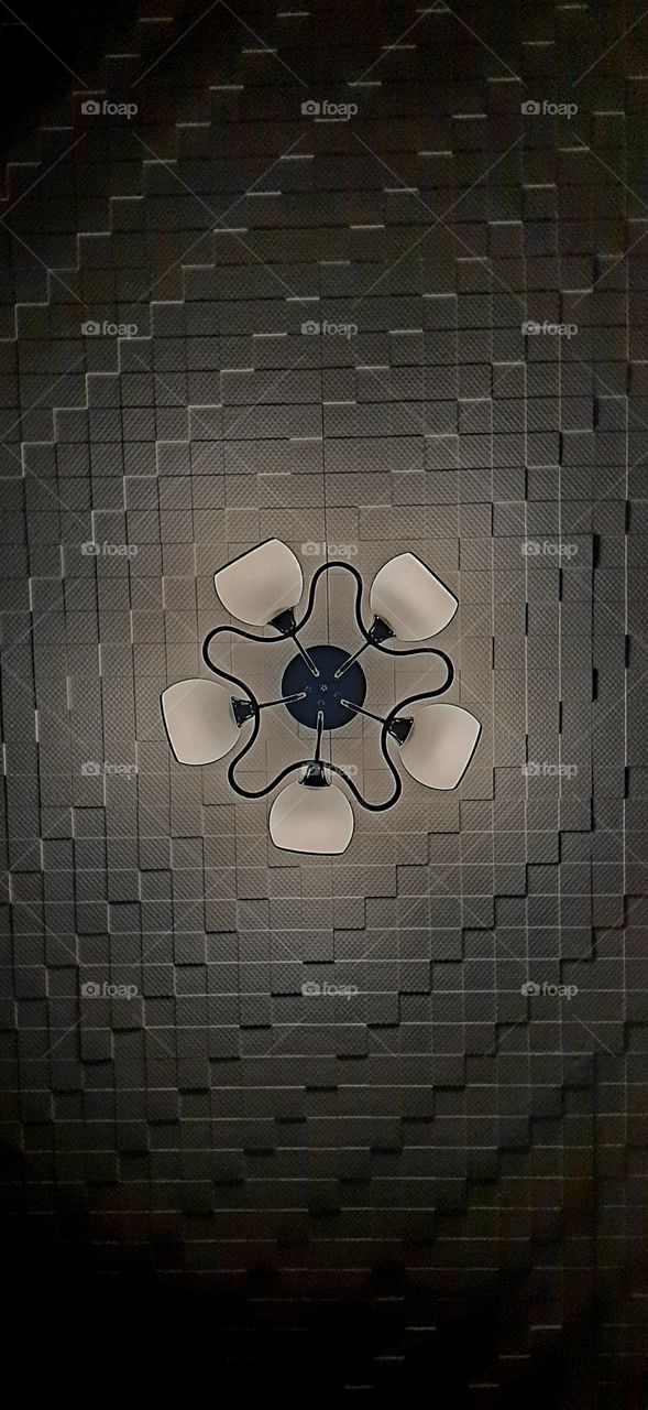 свет люстра потолок