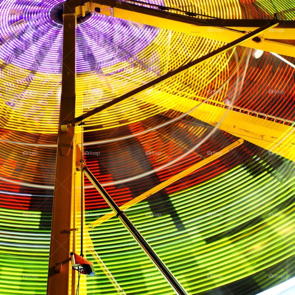 Speeding ferris wheel