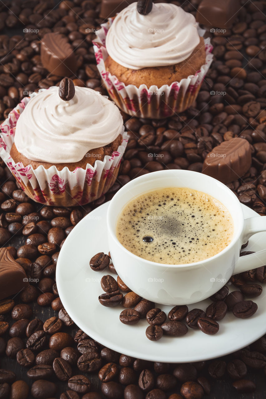 Cupcakes with coffee