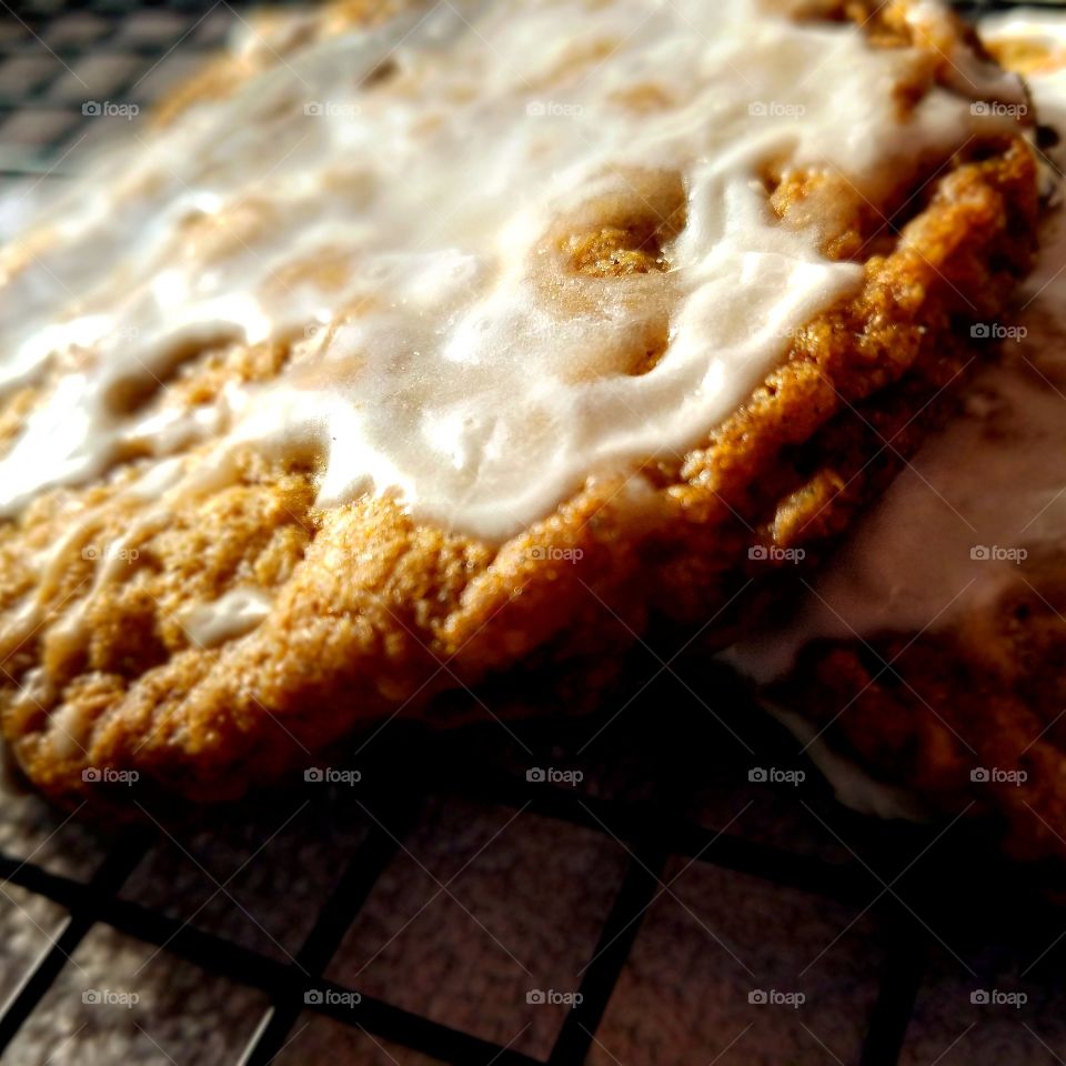 Iced Oatmeal Cookies!!
