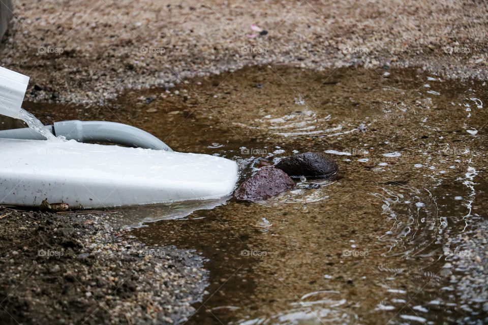 Water flooding from the gutter