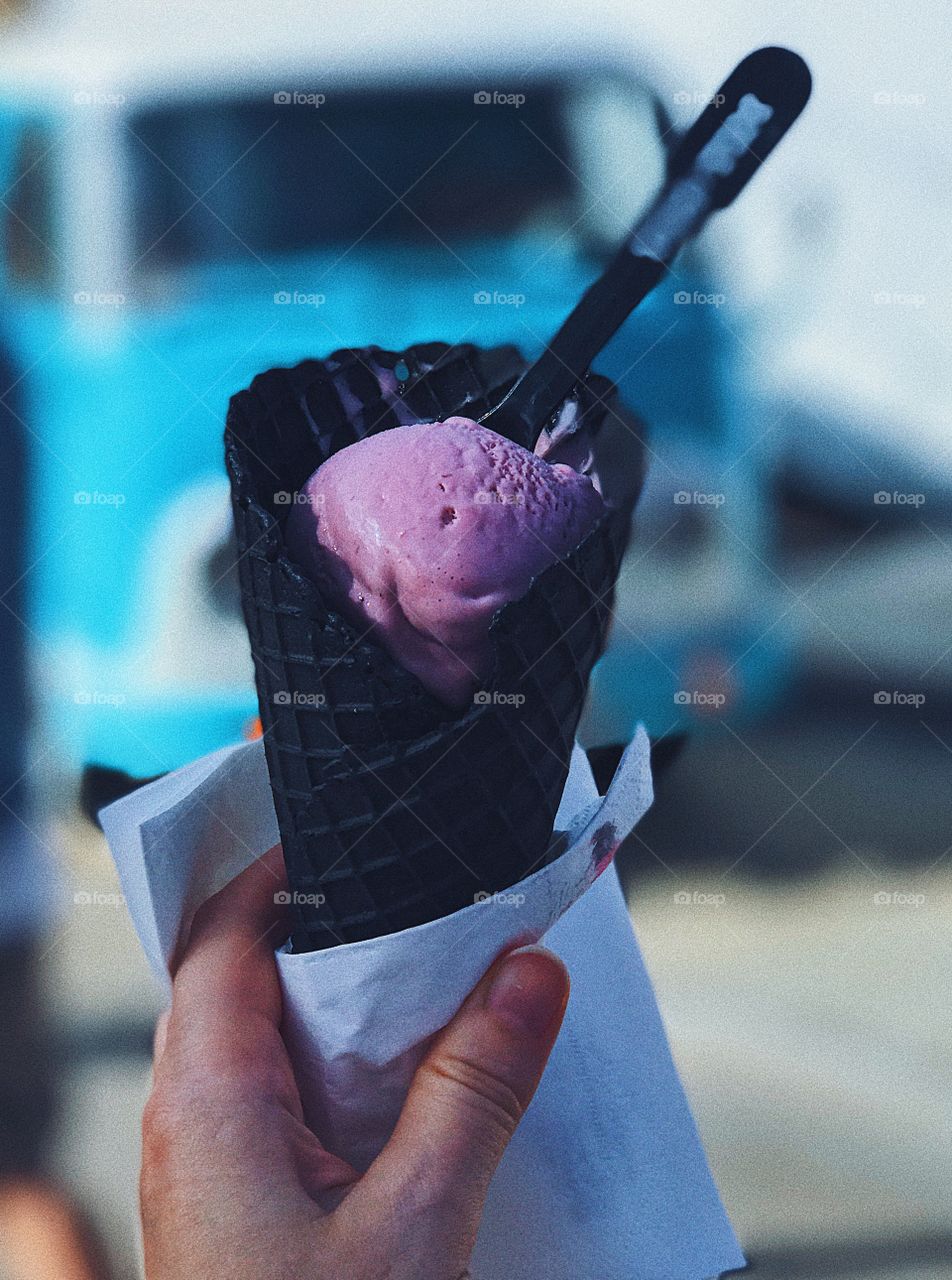 Black ice-cream 