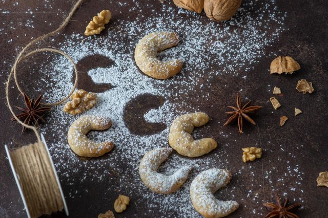 vanilla crescent cookies