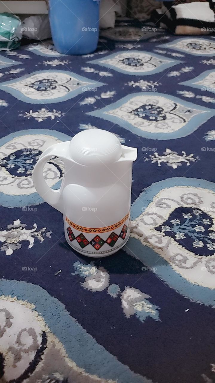 Glory be to God, the wonderful picture and its appearance are very beautiful. It is a tea refrigerator with sweet carpets