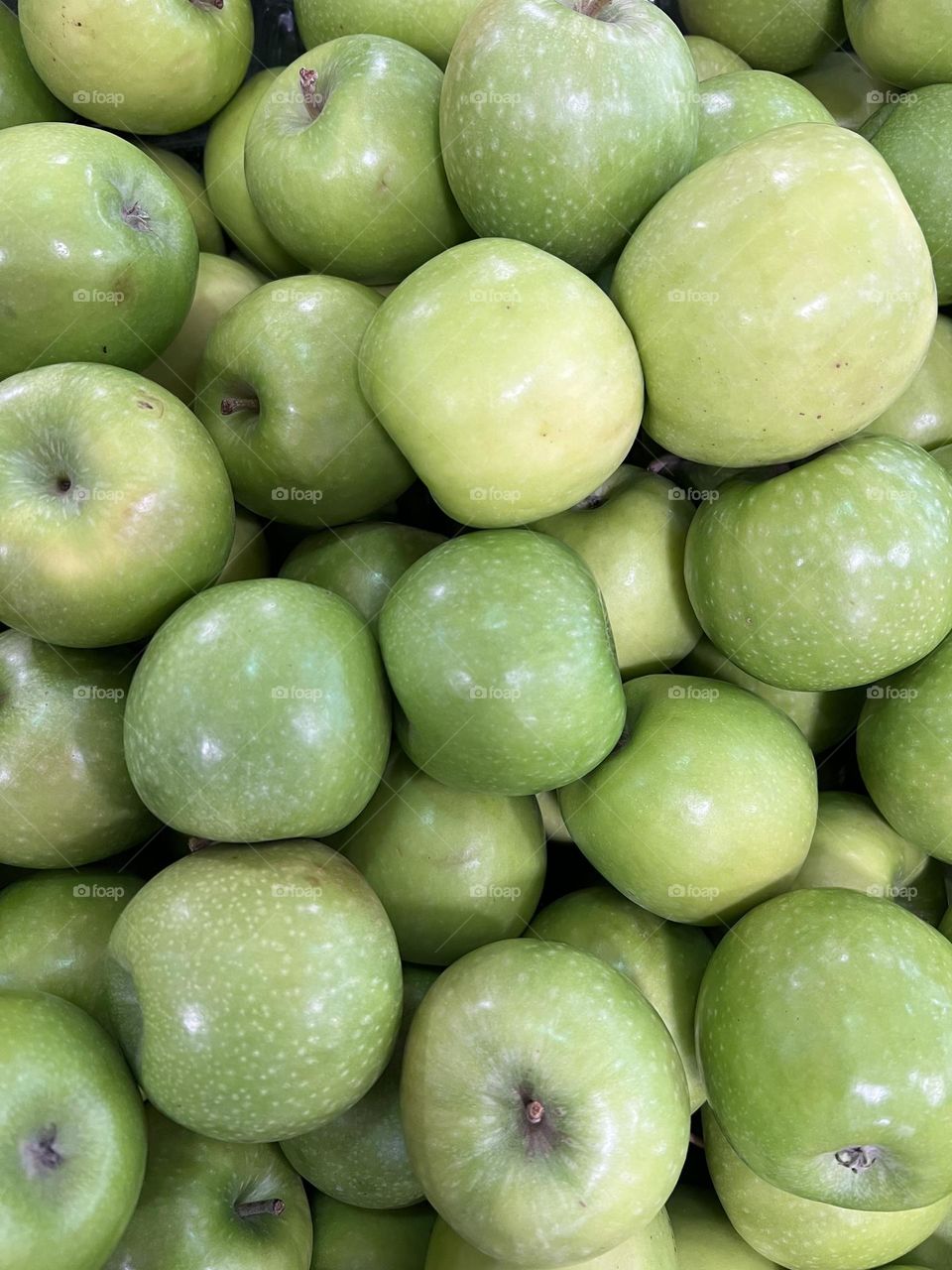 Green apples 